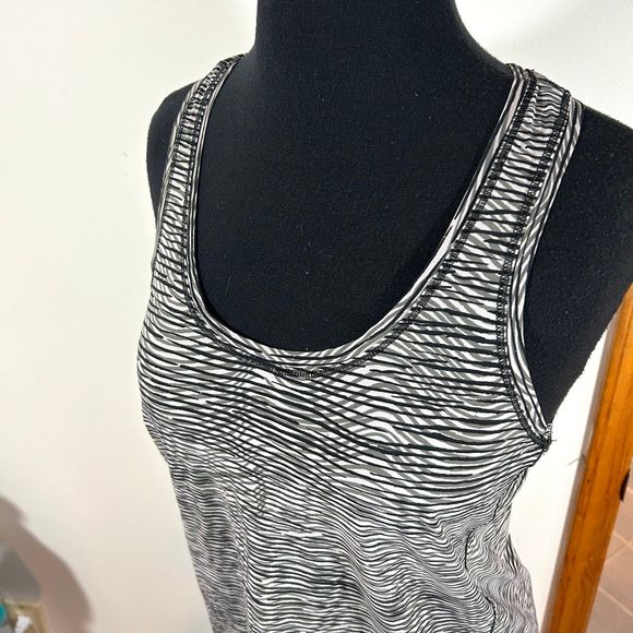 Athleta Racer Back Tank Top‎ Womens Small Gray - Picture 3 of 8